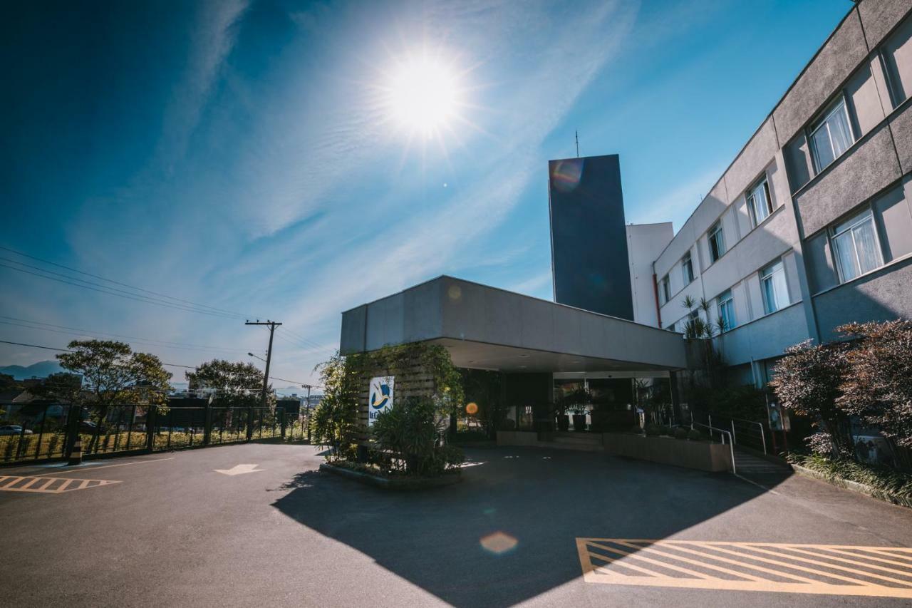 Le Canard Joinville Exteriör bild